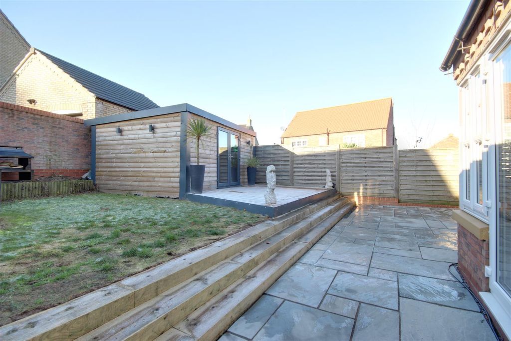 Property photo 3 of 19 Outside