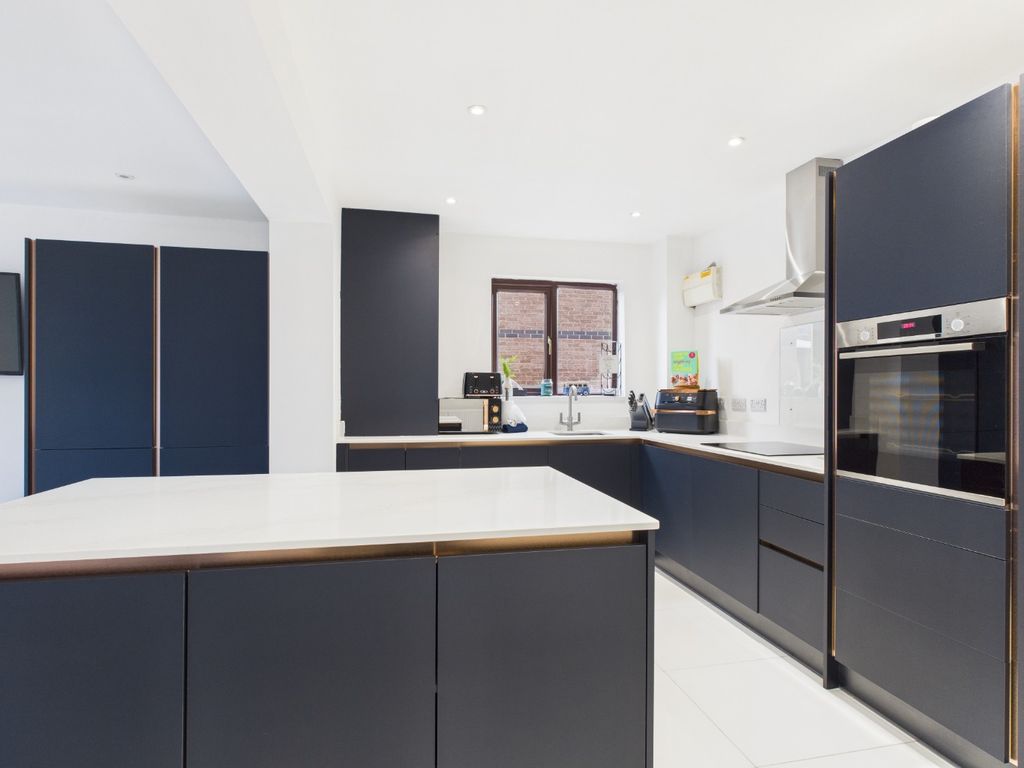 Property photo 3 of 18 4831116