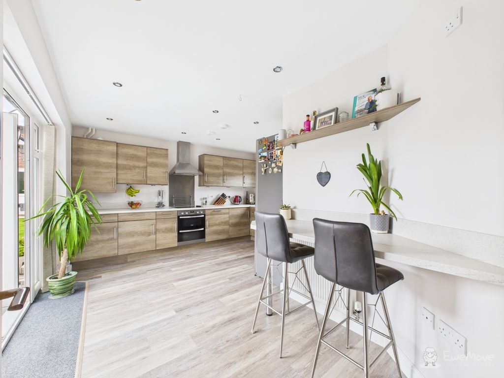 Property photo 2 of 25 Kitchen- Mark Stephens Ewemove Newmarket And Soham