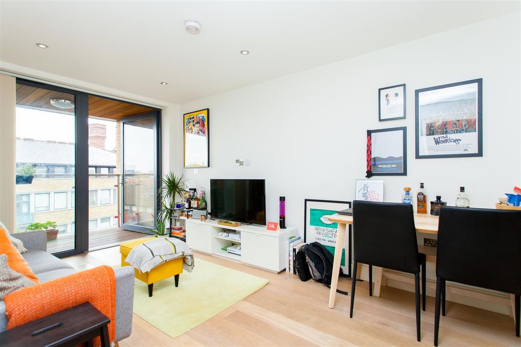 Property photo 3 of 12 Reception