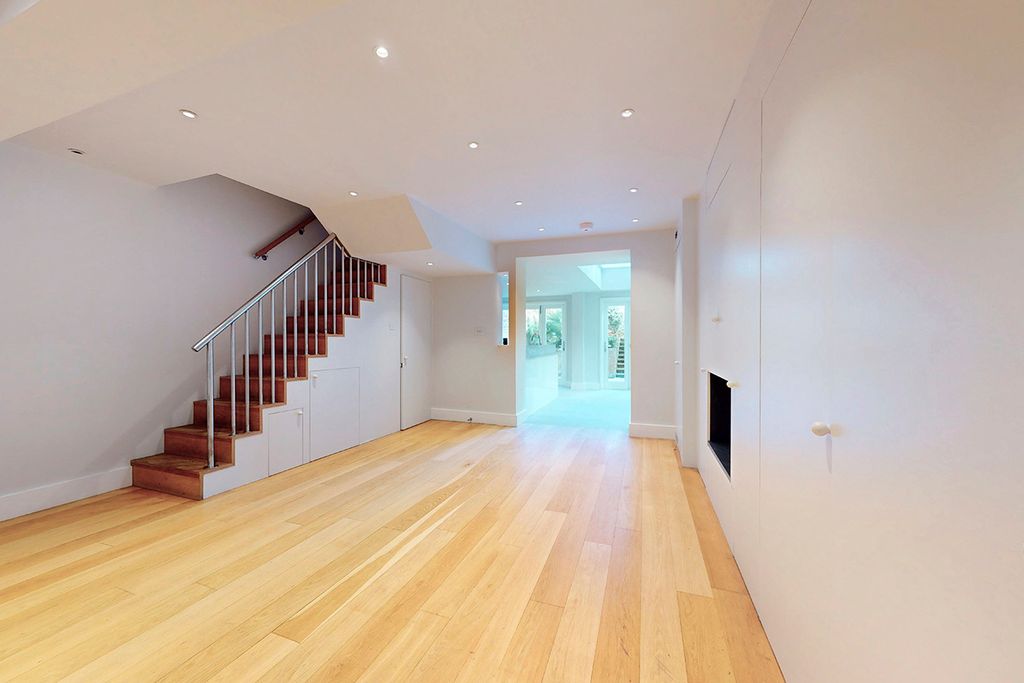 Property photo 3 of 23 Picture No. 30