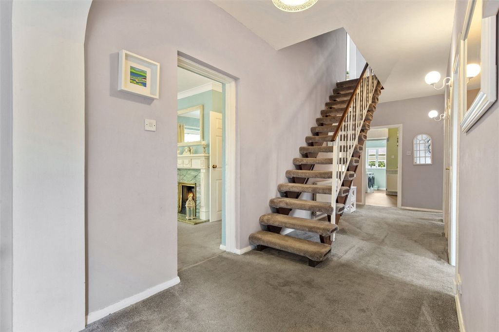 Property photo 2 of 44 Picture No. 01