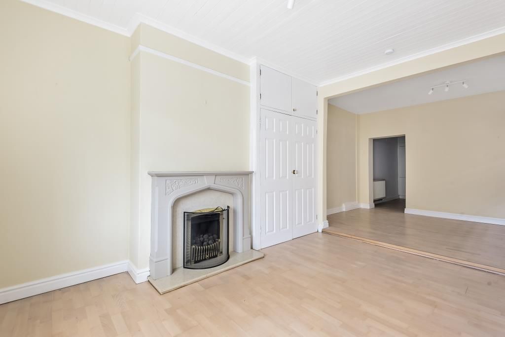 Property photo 2 of 11 Living Room