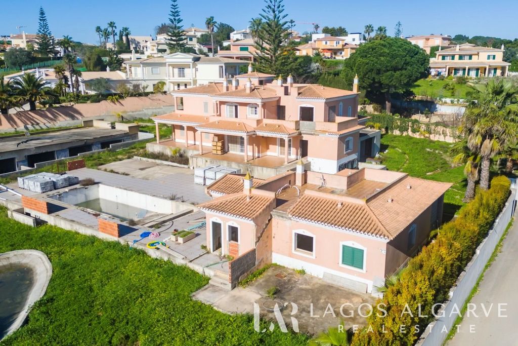 Property photo 1 of 28 Villa In A Prime Location In Lagos — An Unmissable Investment Opportunity