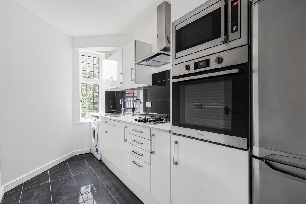 Property photo 3 of 14 Kitchen