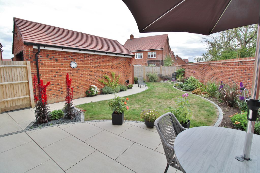 Property photo 2 of 22