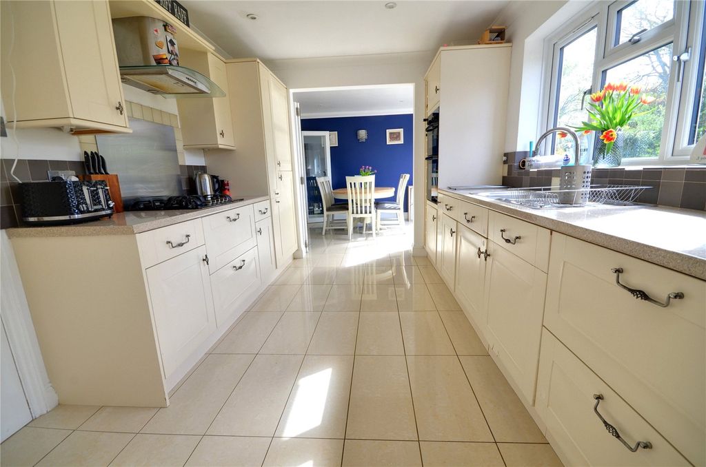 Property photo 2 of 18 Kitchen