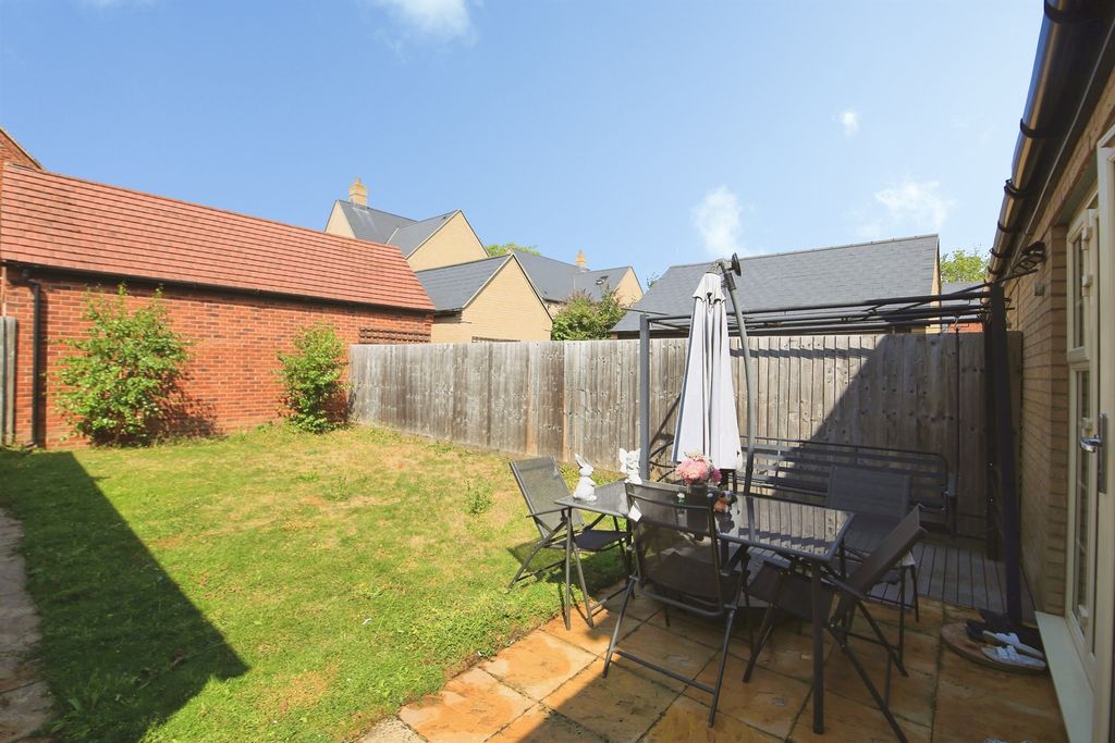 Property photo 2 of 17