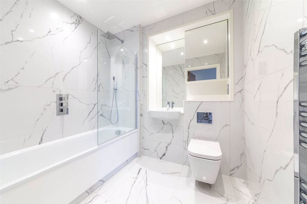 Property photo 3 of 16 Picture No. 10