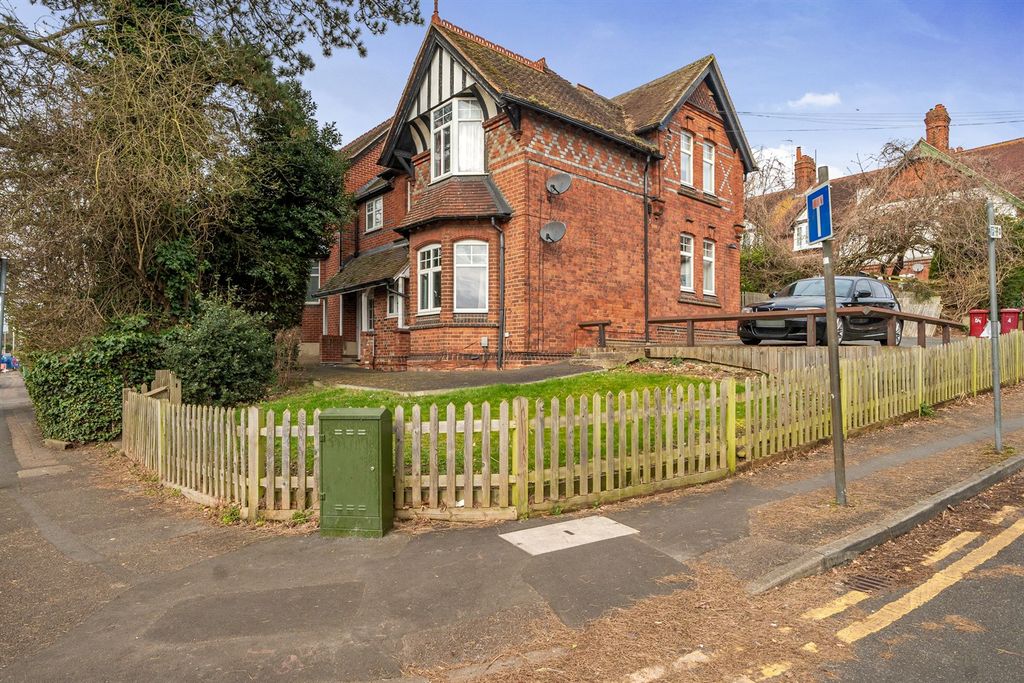 Property photo 1 of 9 (Main)