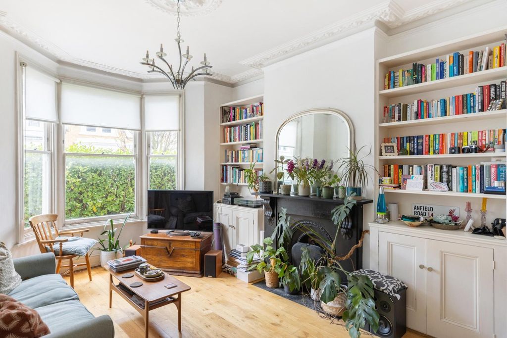 Property photo 1 of 11