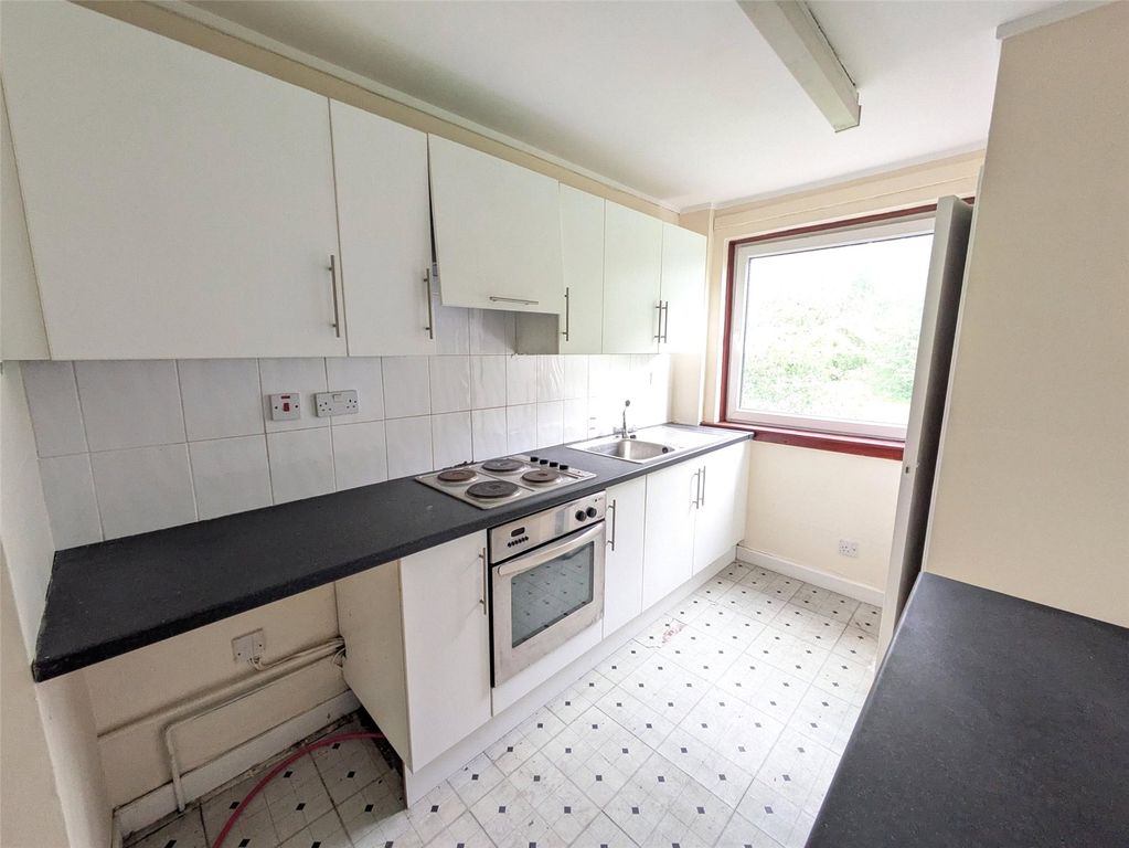Property photo 2 of 7 Kitchen