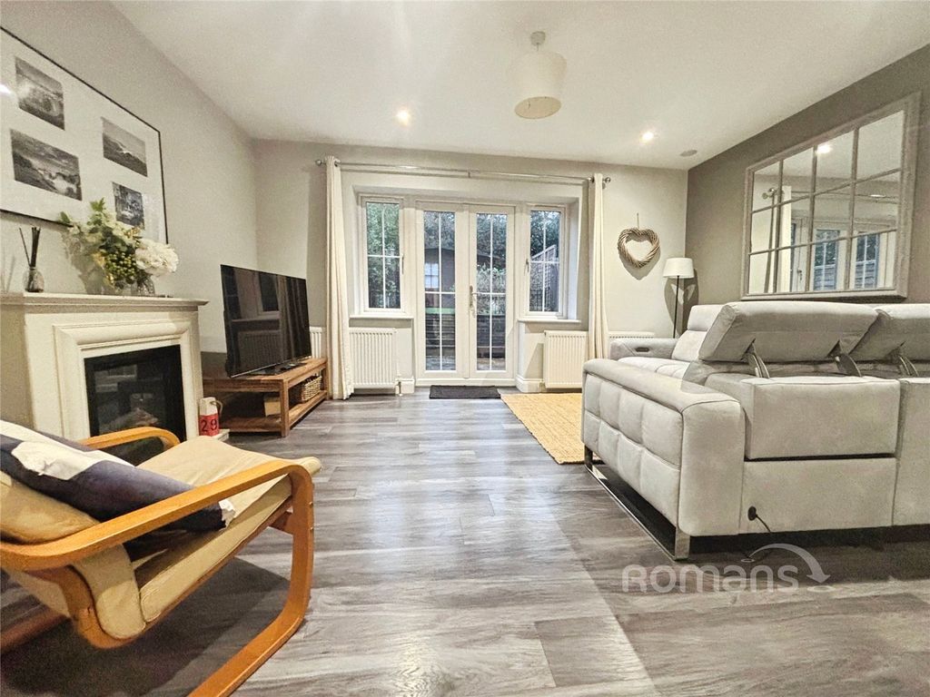 Property photo 2 of 22 Picture No. 18