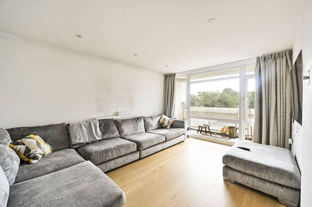 Property photo 2 of 7