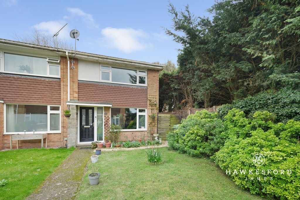 Property photo 1 of 12 Beaconsfield Road, Sittingbourne - Front