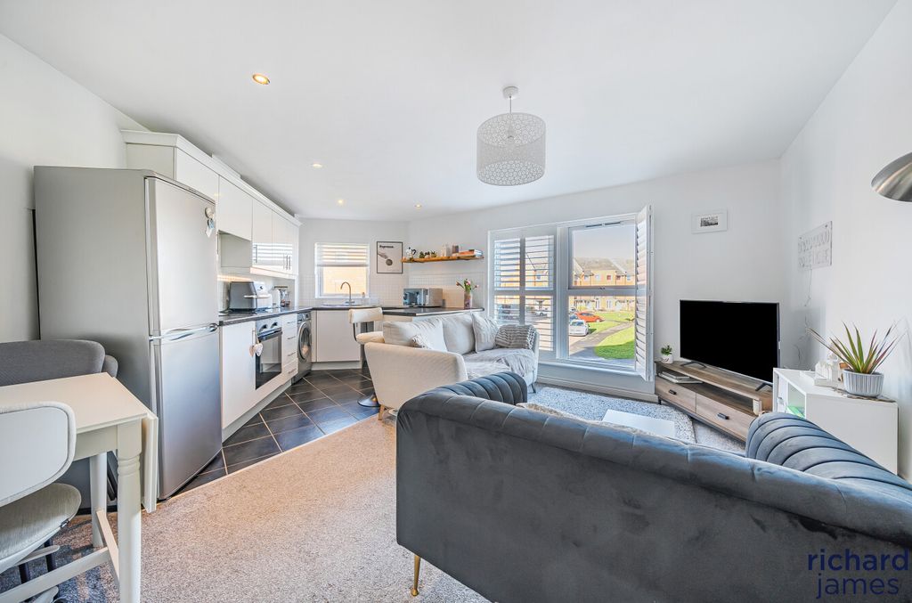 Property photo 3 of 11 03695F873Da24Bcd8E9A8431F9348576