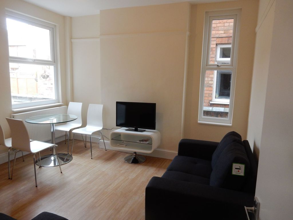 Property photo 2 of 6 Communal Lounge