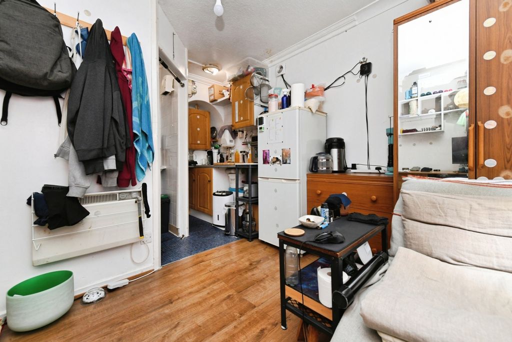 Property photo 2 of 11 Pbox-Img.Jpg