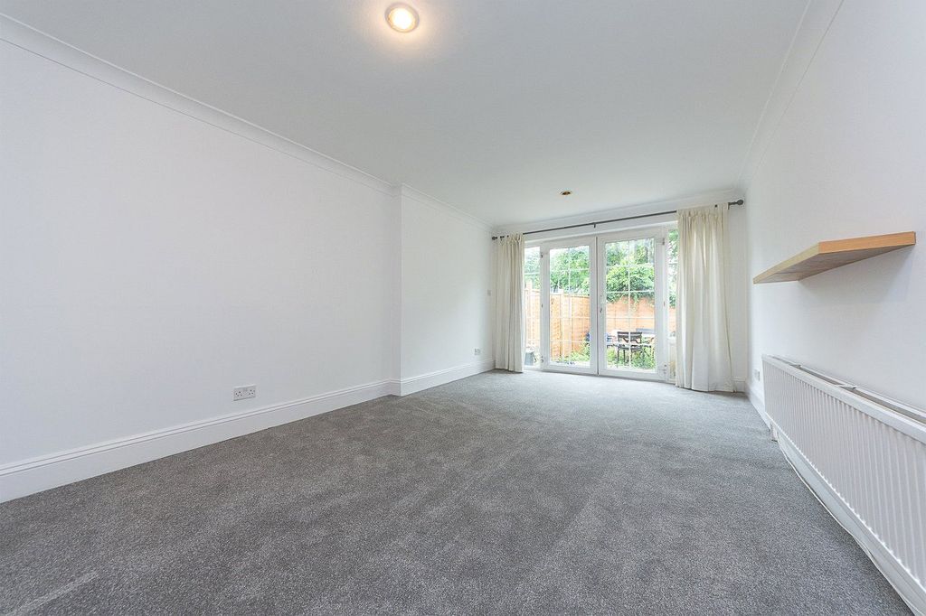 Property photo 1 of 17 Picture No. 23