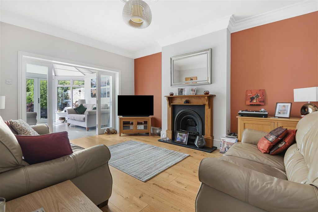 Property photo 2 of 30 Rear Reception / Lounge