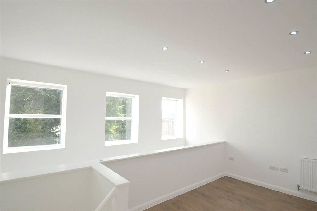 Property photo 3 of 5 Picture No. 03