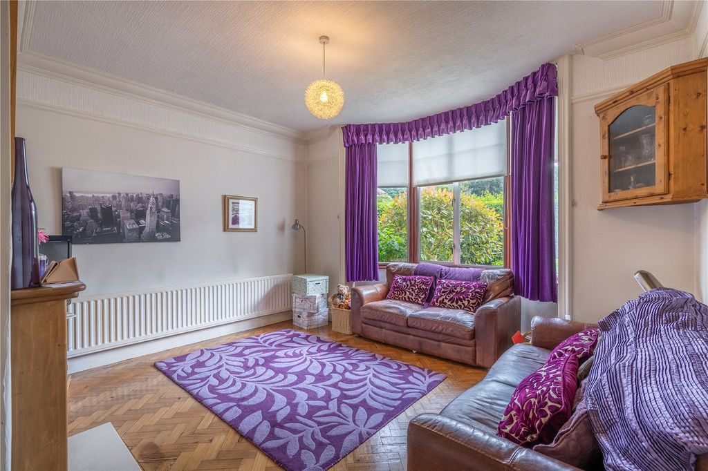 Property photo 2 of 46 Picture No. 23