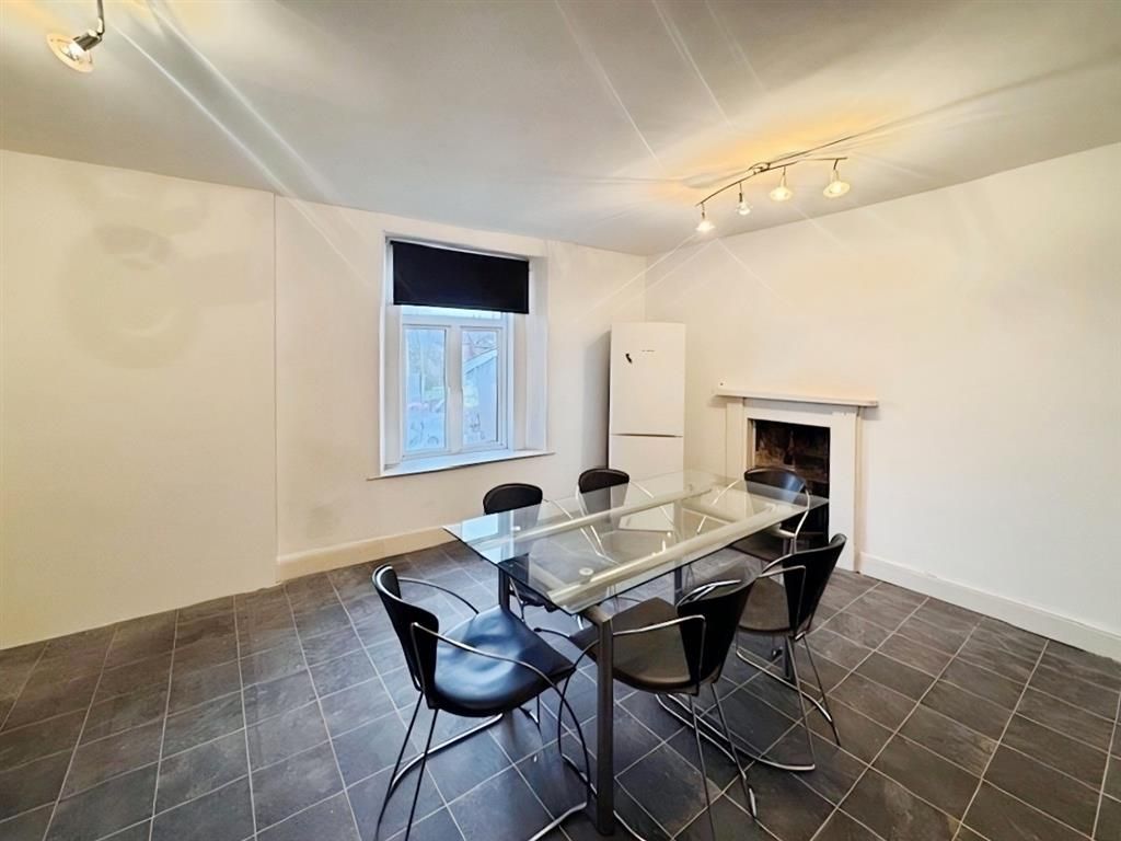 Property photo 3 of 8 Image