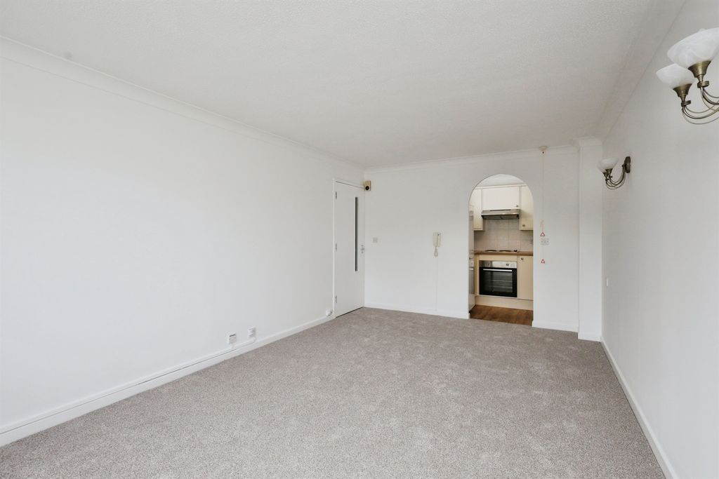 Property photo 3 of 14