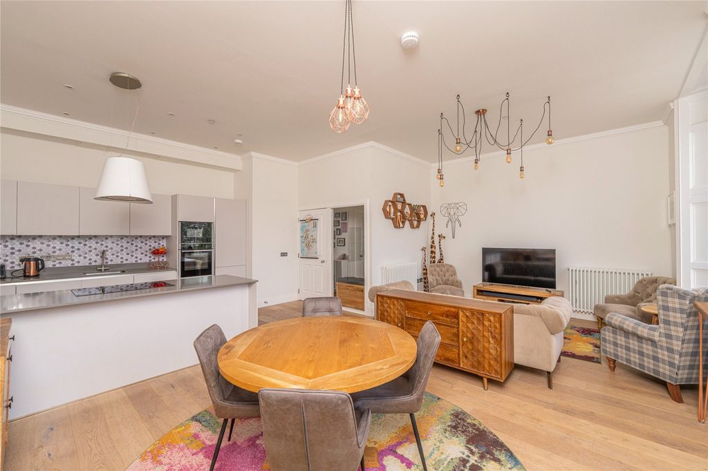 Property photo 2 of 35 Dining Area Alt