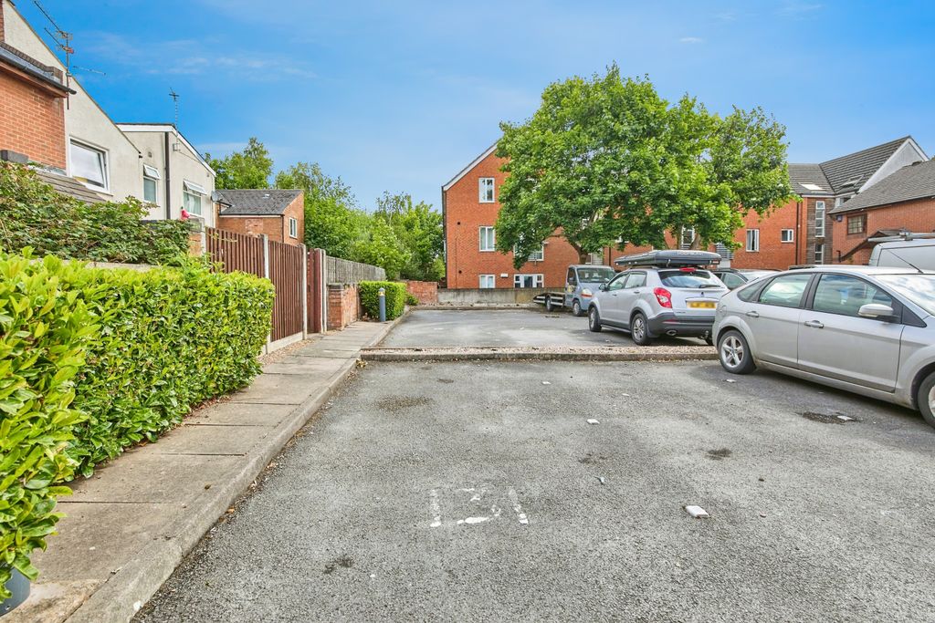 Property photo 2 of 9