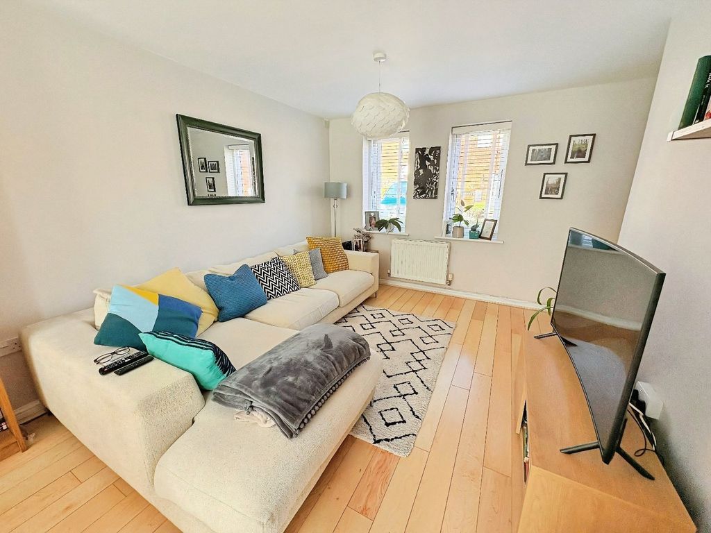 Property photo 3 of 16 Picture No. 17