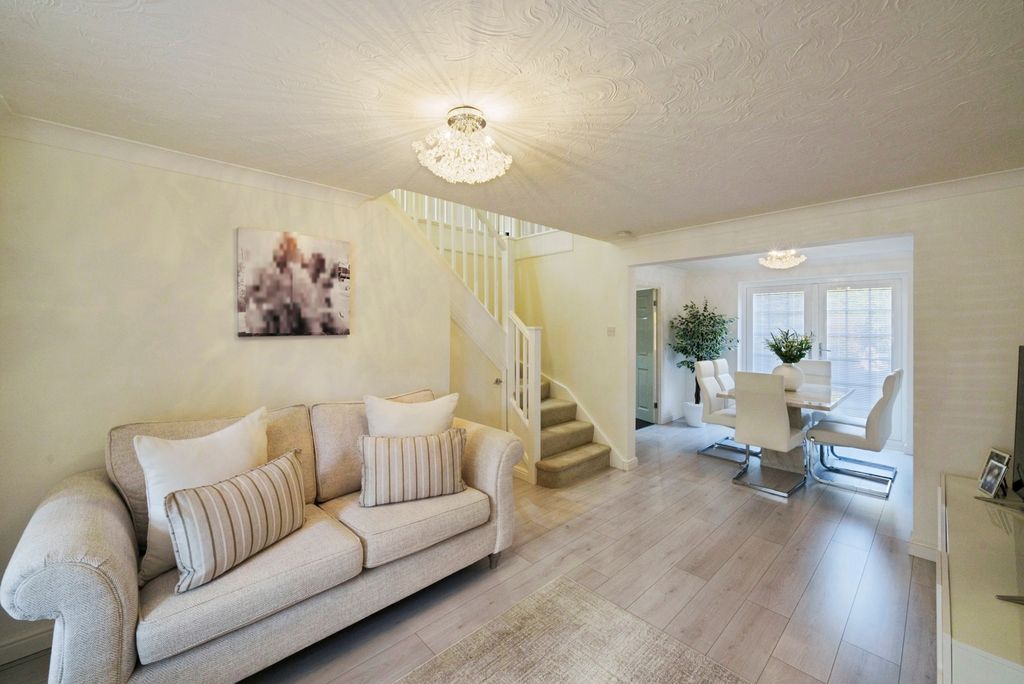 Property photo 2 of 21 Pbox-Img.Jpg