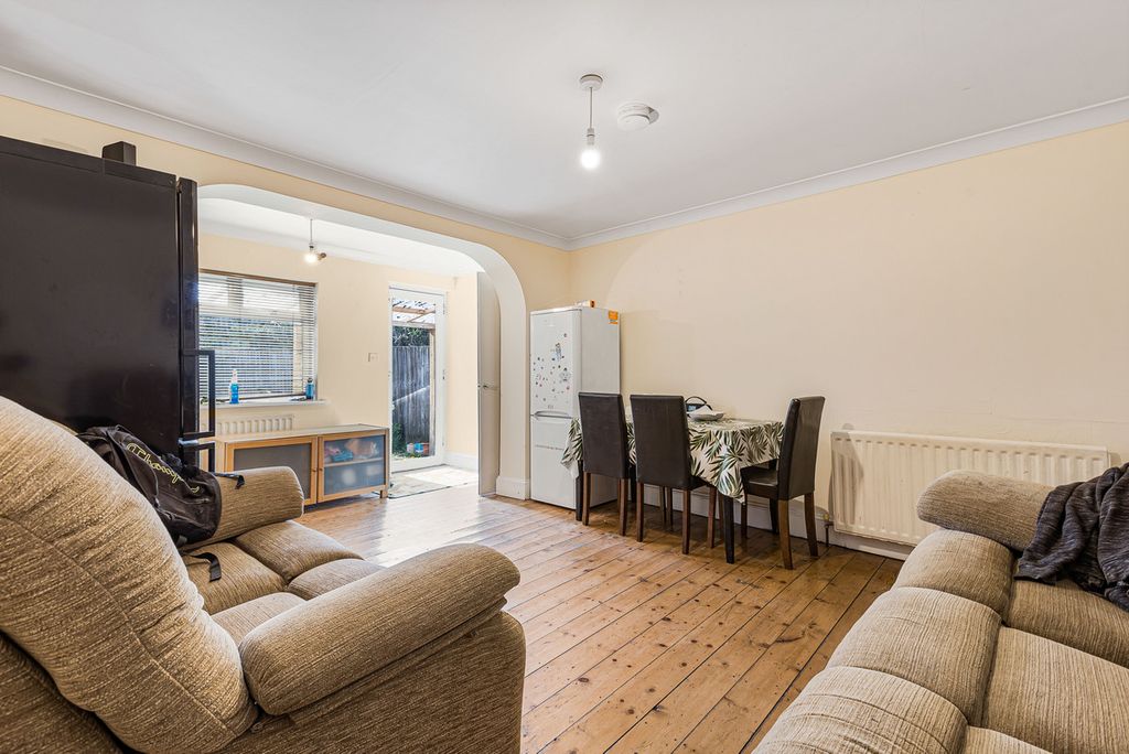 Property photo 2 of 29