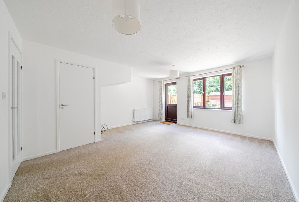 Property photo 3 of 11 1326914-3-6877Ccd...