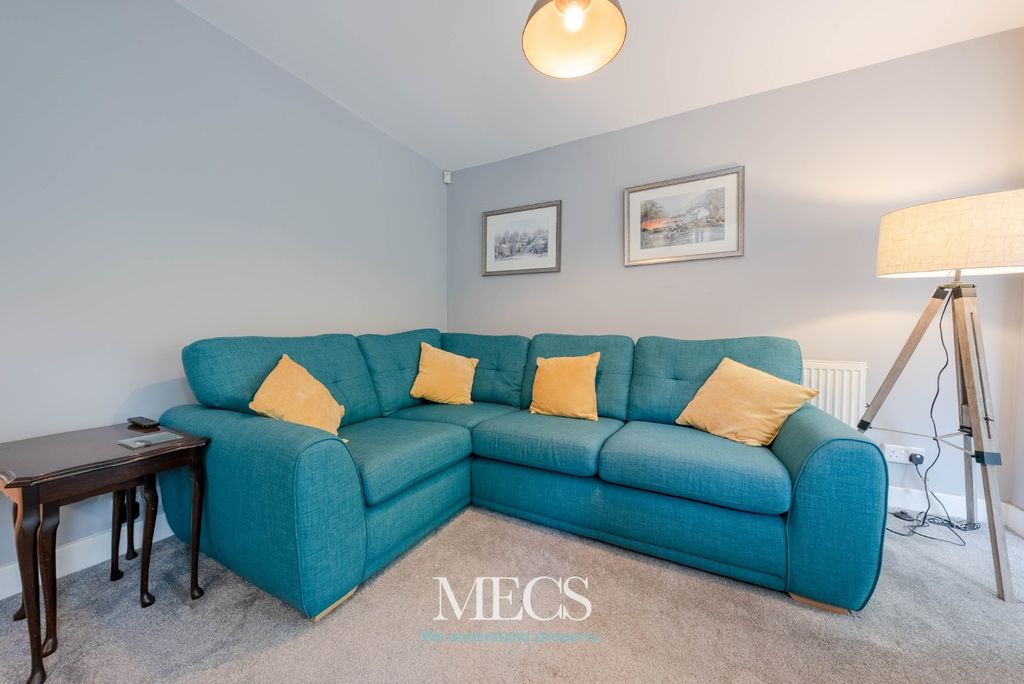 Property photo 2 of 18 5349403