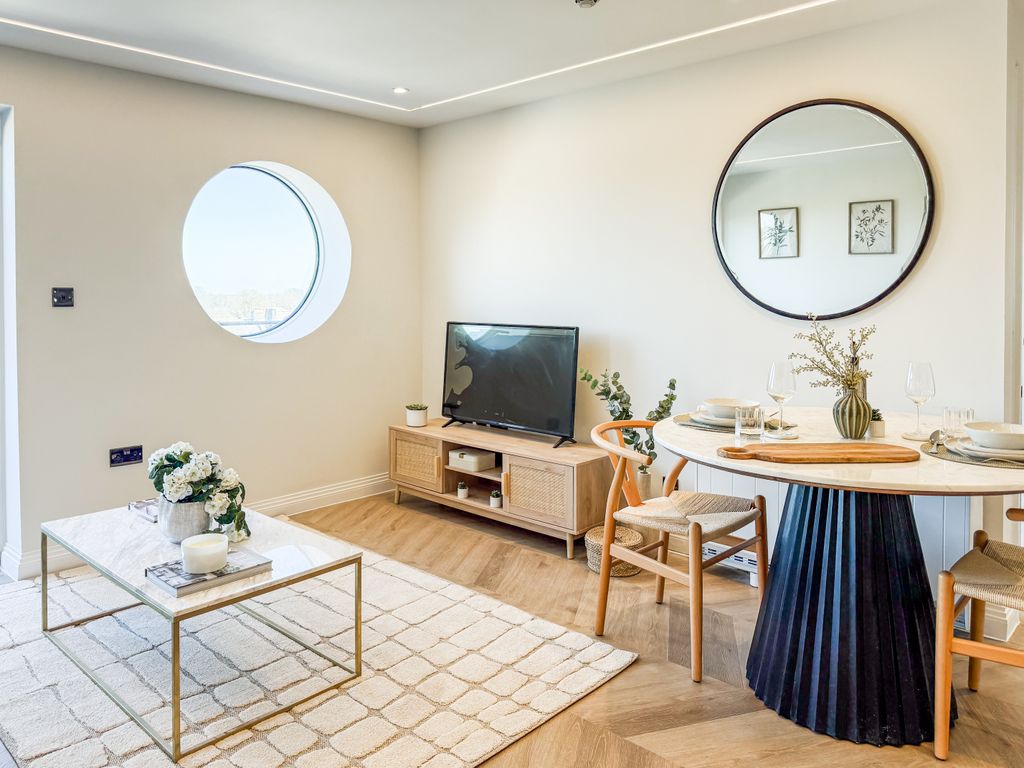 Property photo 1 of 11 Image