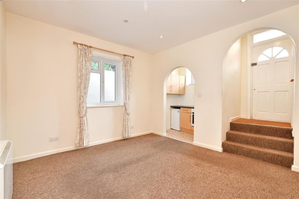 Property photo 3 of 9 Studio