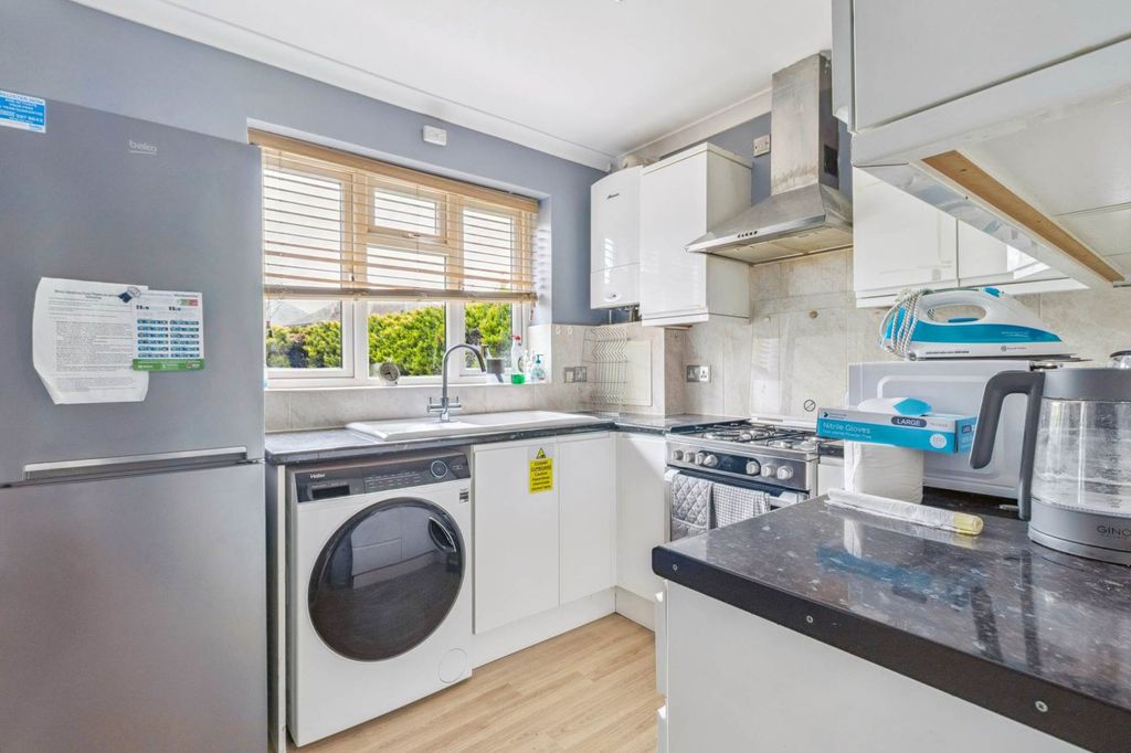 Property photo 3 of 15 Kitchen