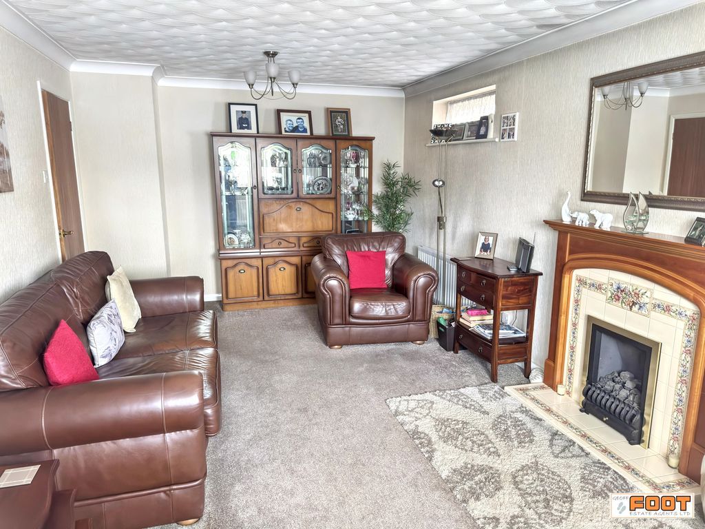Property photo 3 of 11 Photo 12