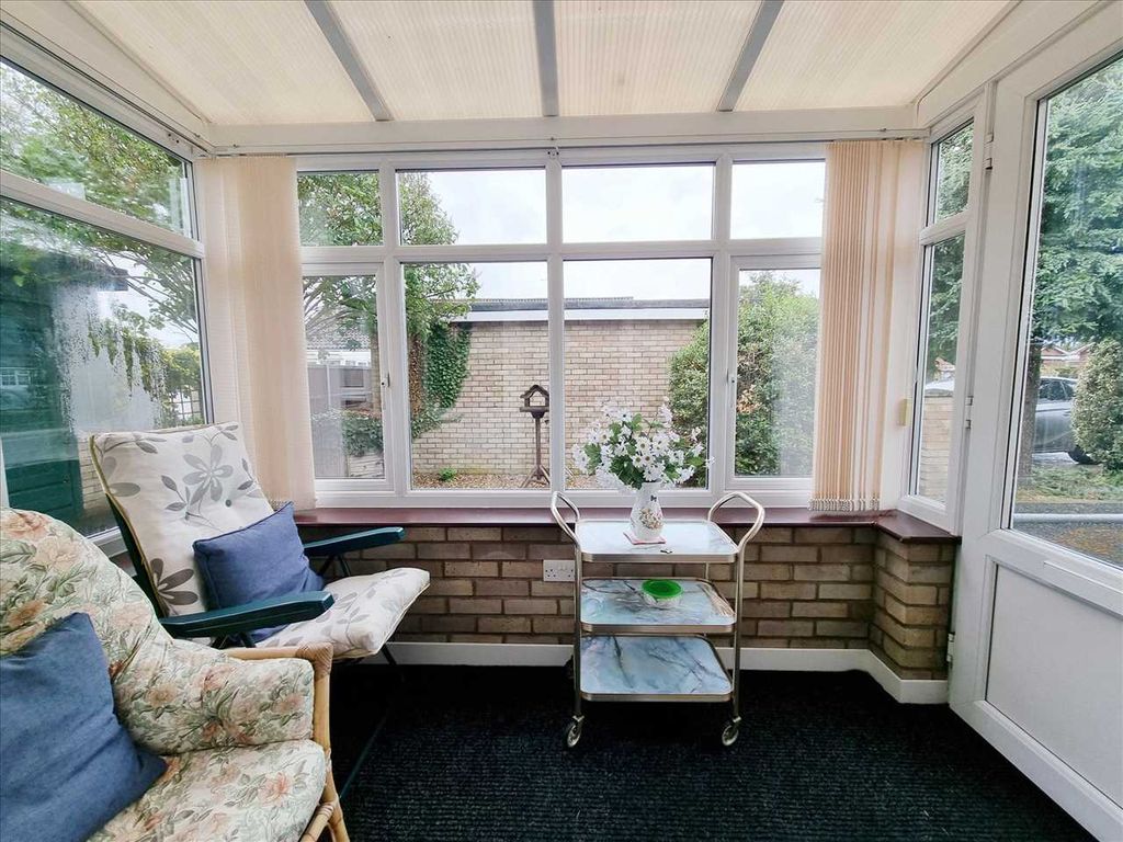 Property photo 2 of 9 Conservatory:
