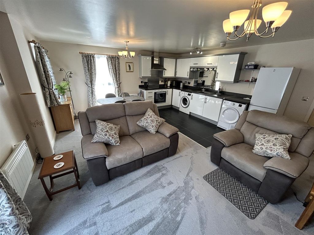 Property photo 2 of 10 Open Plan Living Area
