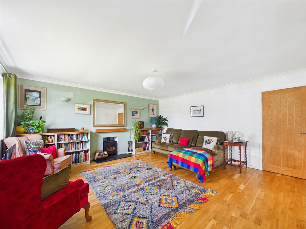Property photo 2 of 34 Cam05148G0-Pr0189-Still028.Jpg