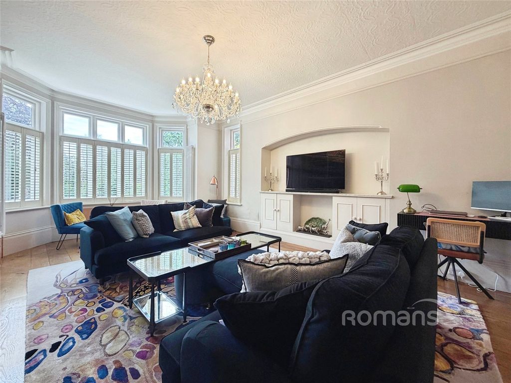 Property photo 2 of 36 Picture No. 04
