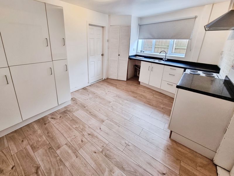 Property photo 2 of 7 Photo 11