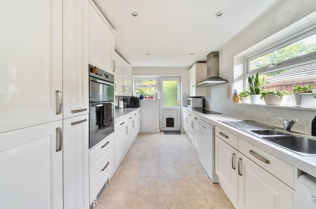 Property photo 3 of 13 010-12-6821De715B...