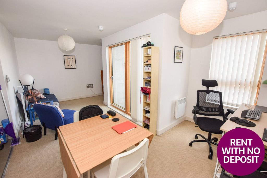 Property photo 2 of 18 Picture No. 11