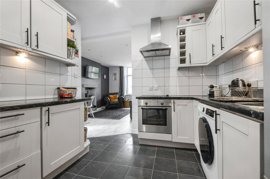 Property photo 3 of 10 Picture No. 06