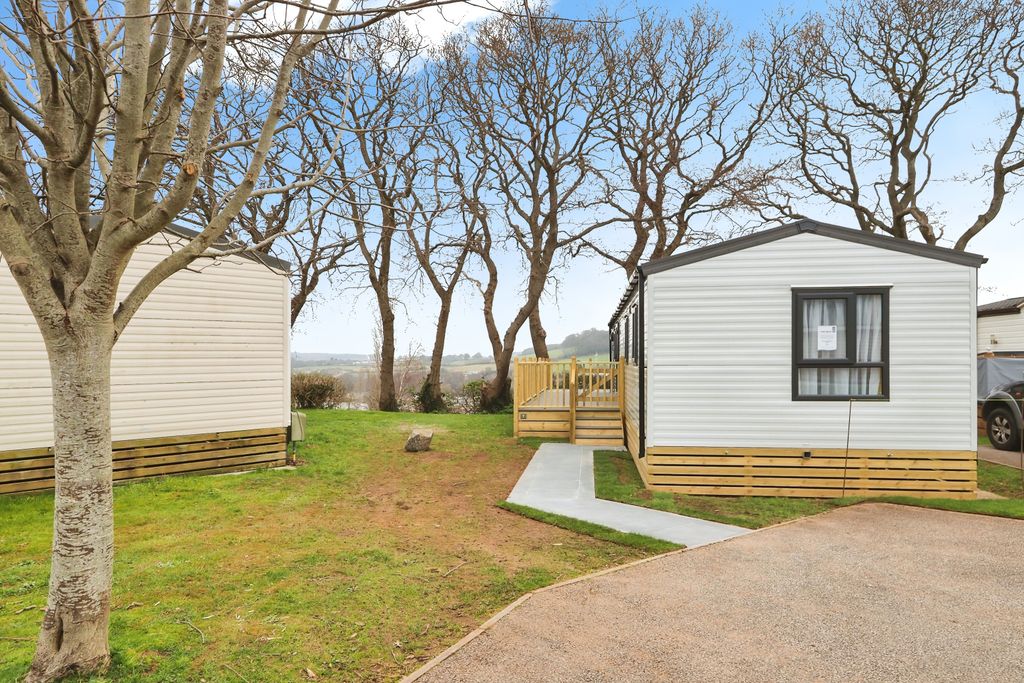 Property photo 1 of 17 Photography