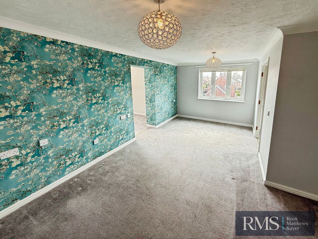 Property photo 2 of 6 Photo 6