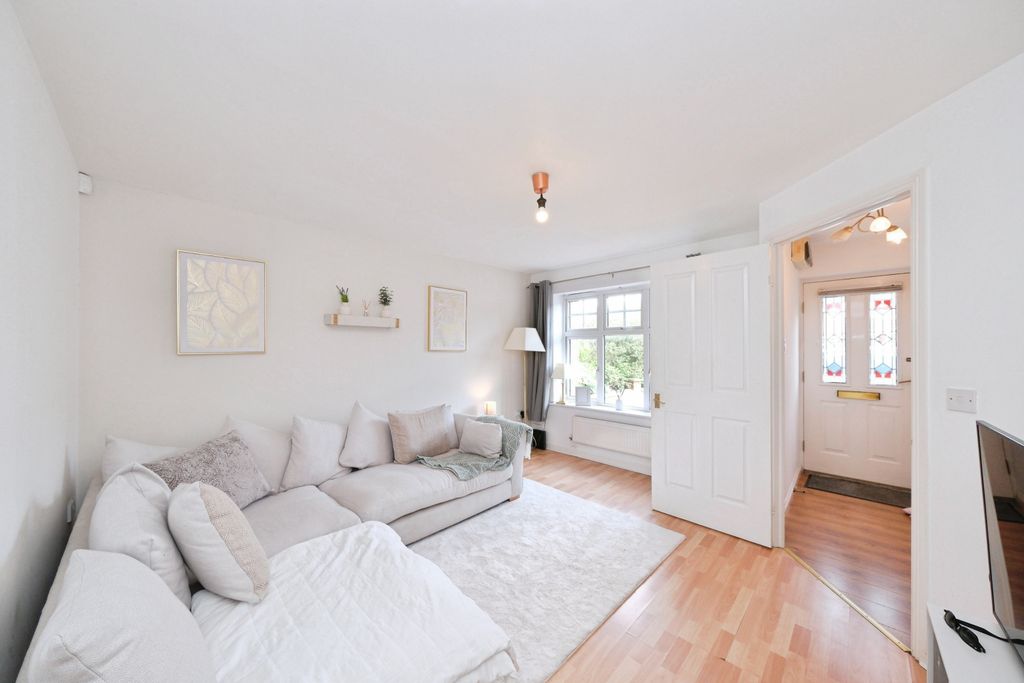 Property photo 3 of 20 Img_5941